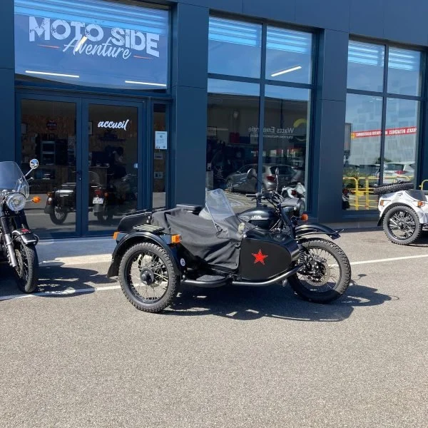 Le side-car Ural T TWD 750 de 2018 est un side-car d'occasion de collection n'existant qu'en 20 modèle et disponible dans notre dépot/vente de Valence