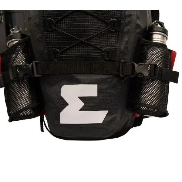 Mochila impermeable Enduristan Hurricane 25 compatible con los sidecares de la marca Ural Motorcycles
