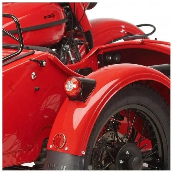 El kit completo de conversión para faros de estilo retro LED es un accesorio para sidecares Ural de Moto Side Aventure (distribuidor oficial de sidecares Ural)
