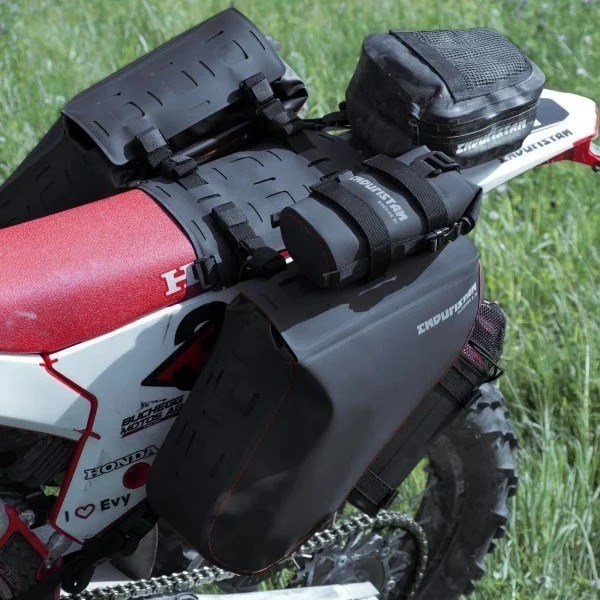 Bolso pequeño Sidekick 01 (1L) de Enduristan, accesorio para sidecar Ural a través de Moto Side Aventure (distribuidor de sidecares Ural)