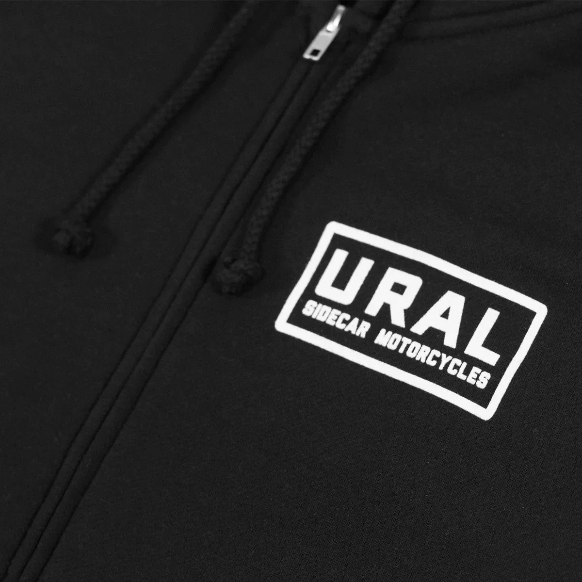 Hoodies Ural noir à capuche 100% coton, vetement Ural via Moto Side Aventure (concessionnaire side car Ural)