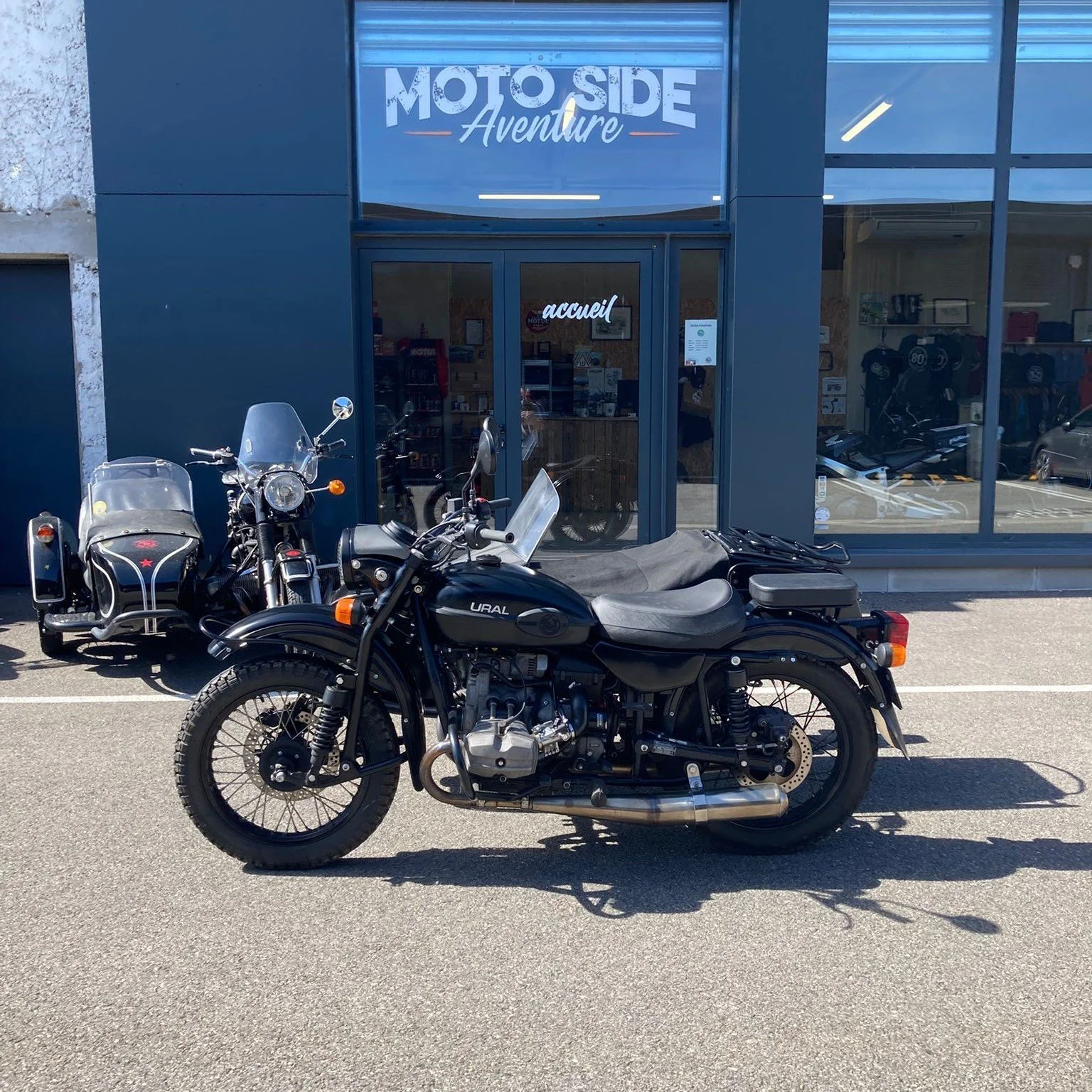 Le side-car Ural T TWD 750 de 2018 est un side-car d'occasion de collection n'existant qu'en 20 modèle et disponible dans notre dépot/vente de Valence