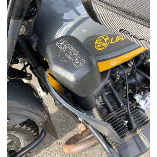 Le side-car Ural de série limitée Scrambler est un side-car d'occasion de collection n'existant qu'en 20 modèle et disponible dans notre dépot/vente de Valence