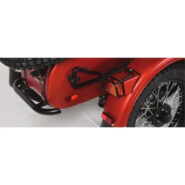 Pack d'accessoires Adventure pour side-car de marque Ural Mortorcycle. Tous les accessoires nécessaire  à la protection et au confort du side-car Url sont dans le pack Ural Adventure