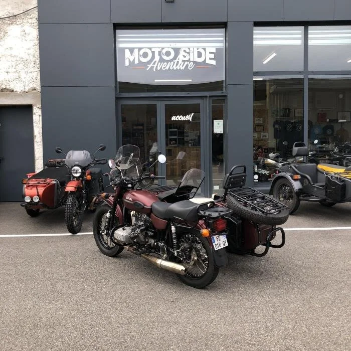 Le side-car Ural Tourist 2019 est un side-car Ural avec un moteur à injection EFI et disponible dans notre dépot/vente de Valence