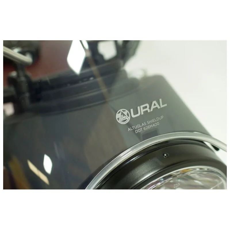 Pare-brise Ural transparent avec kit de montage, accessoire pour side-car Ural via Moto Side Aventure (concessionnaire side-car Ural)