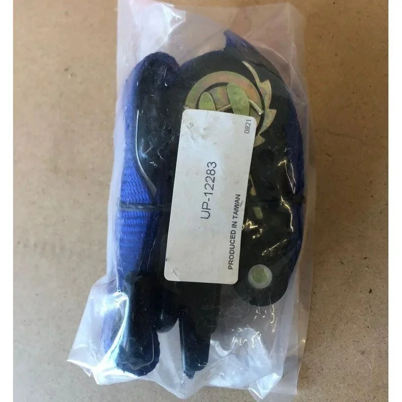 La sangle d'arrimage à cliquet est un accessoire pensé pour transporter vos bagages plus facilement sur votre side-car Ural.