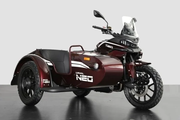 Photographie du side-car Ural Neo 500 Burgundy