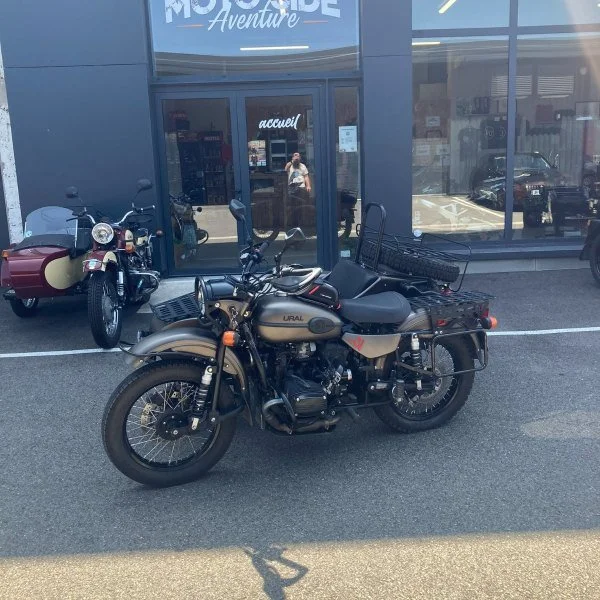 Le side-car Ural Gear Up 2RM de 2024 est un side-car d'occasion disponible dans notre dépot/vente de Valence