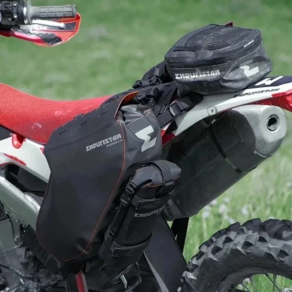 Bolso pequeño Sidekick 02 (2L) de Enduristan, accesorio para sidecar Ural a través de Moto Side Aventure (distribuidor de sidecares Ural)