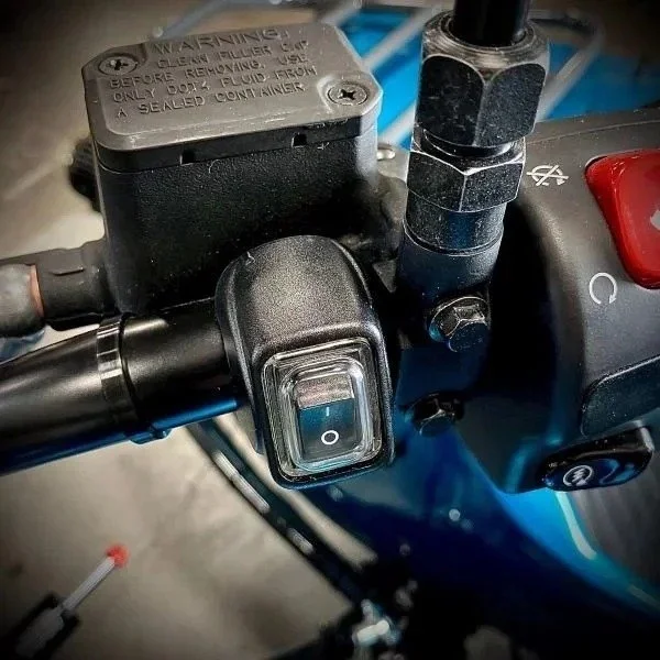 Interruptor de accesorios en el manillar, accesorio para sidecar Ural a través de Moto Side Aventure (distribuidor de sidecares Ural)