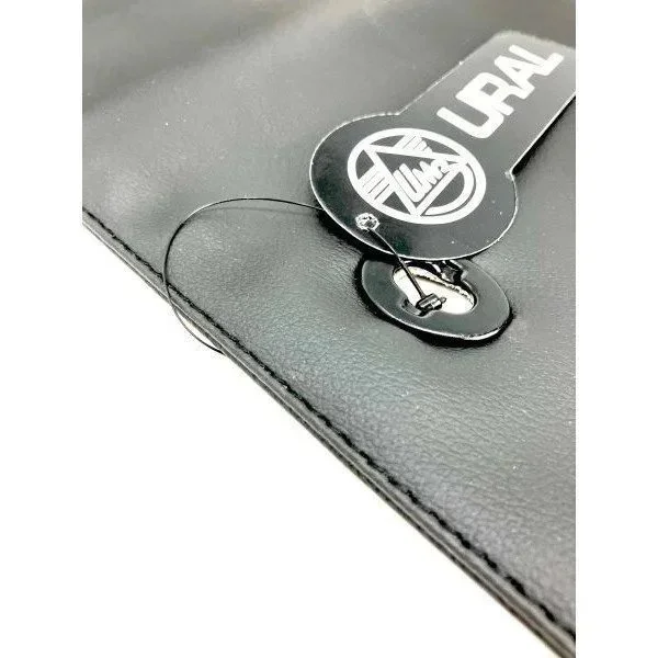 Bâche de pare-brise en Vinyle noir depuis 2013, accessoire pour side-car Ural via Moto Side Aventure (concessionnaire side-car Ural)