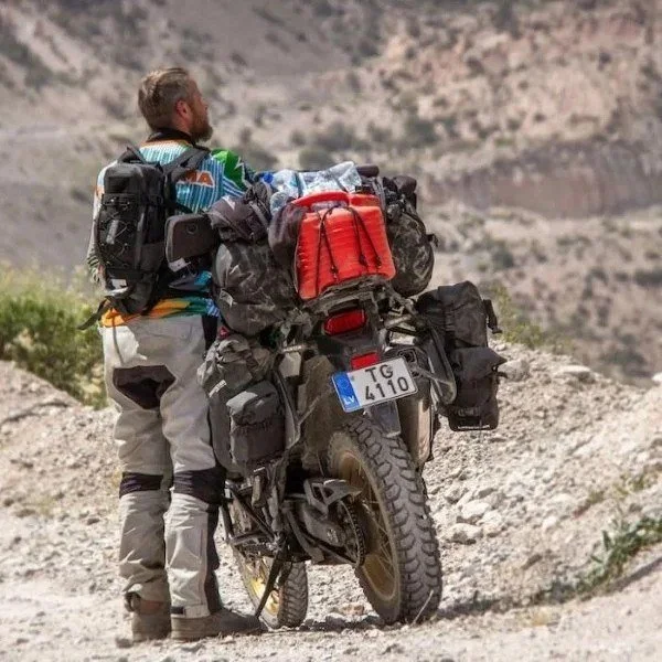 Mochila impermeable Enduristan Hurricane 15 compatible con los sidecares de la marca Ural Motorcycles