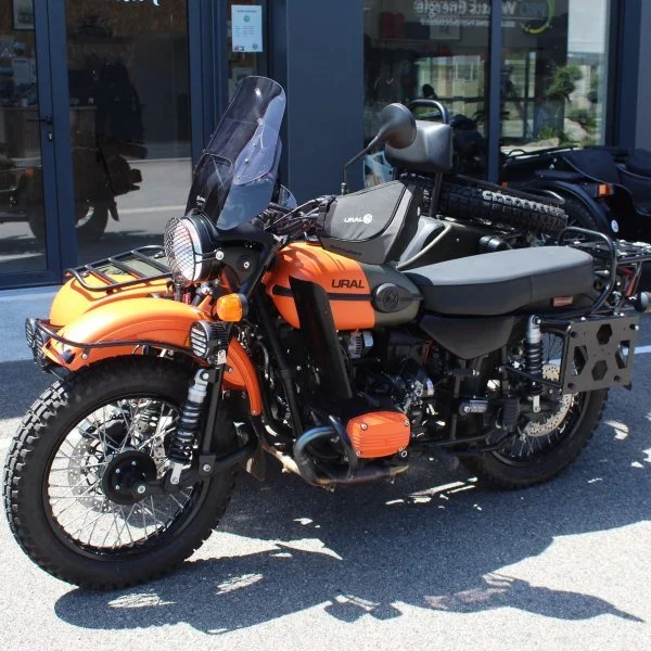 Le side-car Ural Expedition de 2024 est un side-car d'occasion de collection n'existant qu'en 20 modèle et disponible dans notre dépot/vente de Valence
