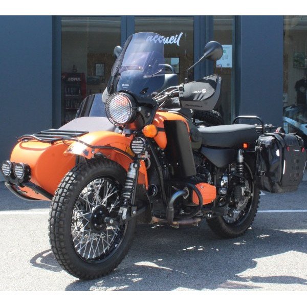 Le side-car Ural Expedition de 2024 est un side-car d'occasion de collection n'existant qu'en 20 modèle et disponible dans notre dépot/vente de Valence