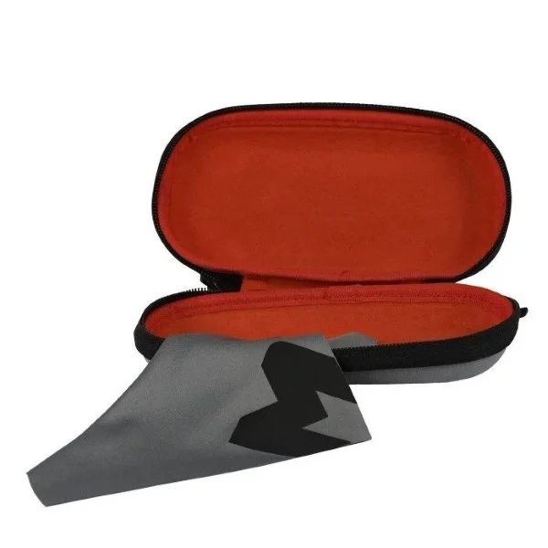 El estuche para gafas de la marca Enduristan, un accesorio para el sidecar Ural, a través de Moto Side Aventure (distribuidor de sidecares Ural)