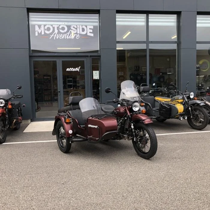 Le side-car Ural Tourist 2019 est un side-car Ural avec un moteur à injection EFI et disponible dans notre dépot/vente de Valence