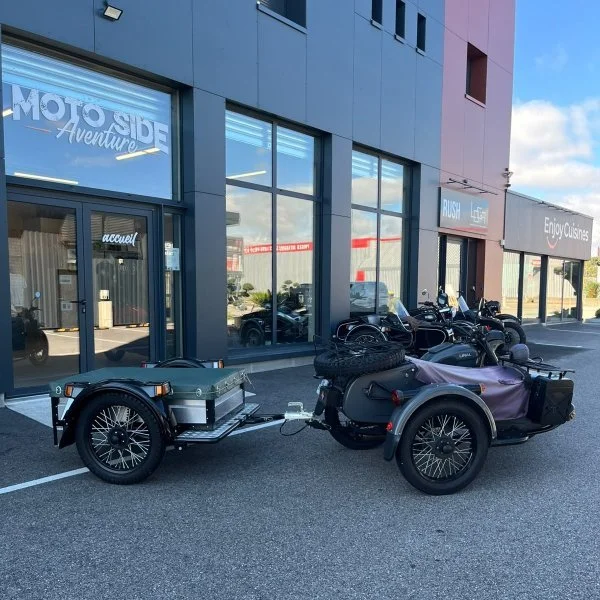 Le side-car Ural Ranger de 2017 avec remorque Ural est un side-car d'occasion de collection n'existant qu'en 20 modèle et disponible dans notre dépot/vente de Valence