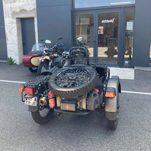 Le side-car Ural Gear Up 2RM de 2024 est un side-car d'occasion disponible dans notre dépot/vente de Valence