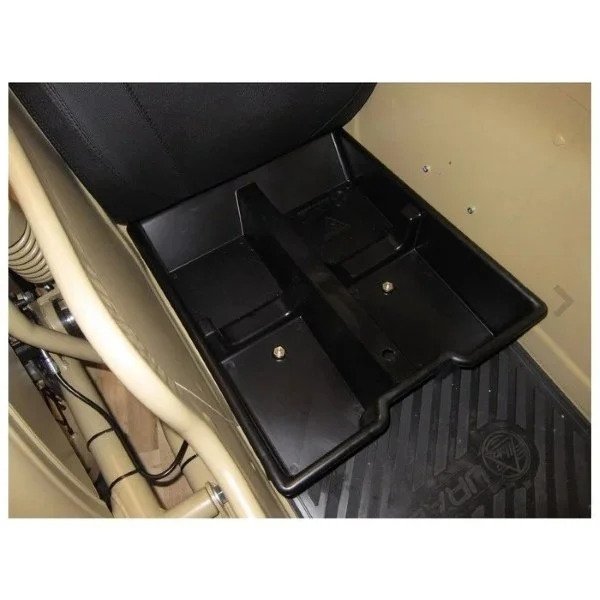 El asiento completo para sidecar, con respaldo y maletero, es un accesorio para sidecares Ural disponible a través de Moto Side Aventure (distribuidor de sidecares Ural).