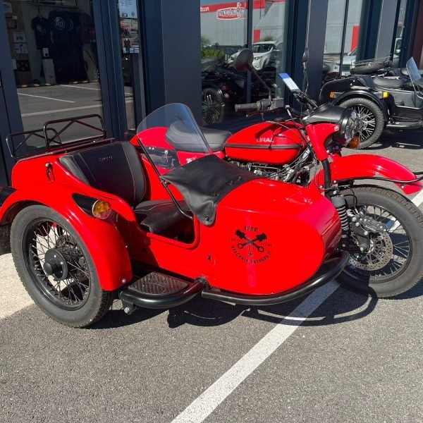Ural Ct Octobre rouge série limitée 2/20 de 2016 à une roue motrice, side-car d'occasion en dépôt/vente via Moto Side Aventure