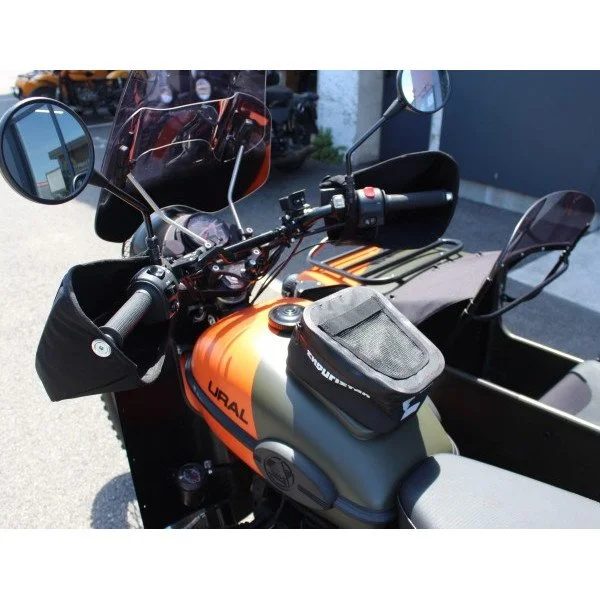 Le side-car Ural Expedition de 2024 est un side-car d'occasion de collection n'existant qu'en 20 modèle et disponible dans notre dépot/vente de Valence