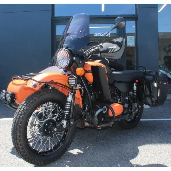 Le side-car Ural Expedition de 2024 est un side-car d'occasion de collection n'existant qu'en 20 modèle et disponible dans notre dépot/vente de Valence