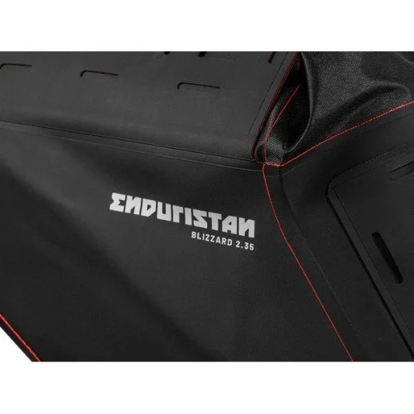 Sacoches de selle Blizzard 2 de 35L de la marque Enduristan pour le garde-boue compatible avec les side-cars de marque Ural Motorcycles