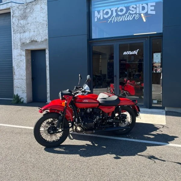Ural Ct Octobre rouge série limitée 2/20 de 2016 à une roue motrice, side-car d'occasion en dépôt/vente via Moto Side Aventure