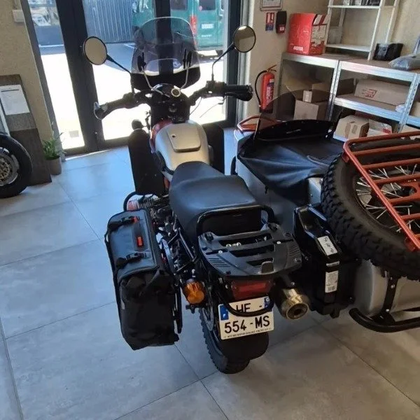 SysBag WP L avec platine d'adaptation gauche, accessoire pour side-car Ural via Moto Side Aventure (concessionnaire sidecar ural)