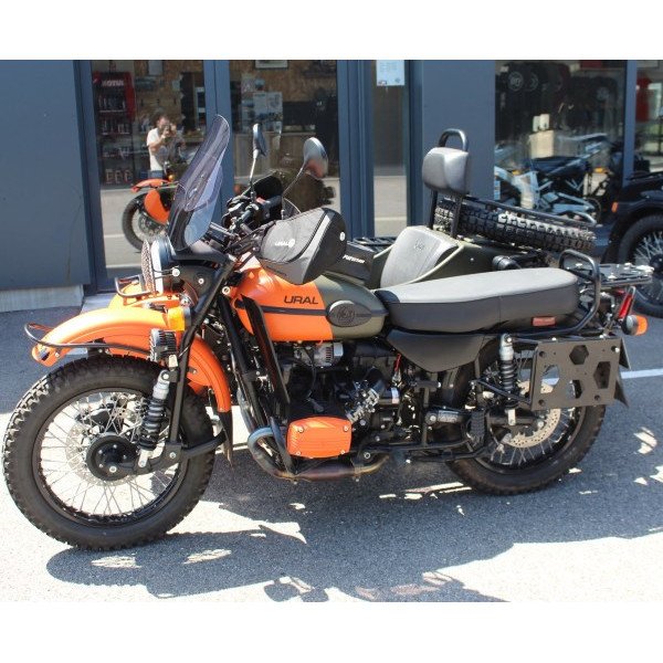Le side-car Ural Expedition de 2024 est un side-car d'occasion de collection n'existant qu'en 20 modèle et disponible dans notre dépot/vente de Valence