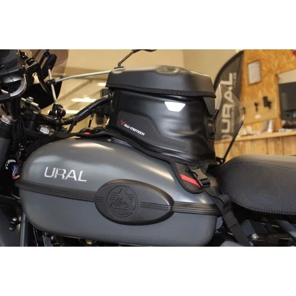 Sacoche de réservoir à sangles PRO Cross WP 5.5 L étanche, accessoire pour side-car Ural via Moto Side Aventure (concessionnaire sidecar Ural)