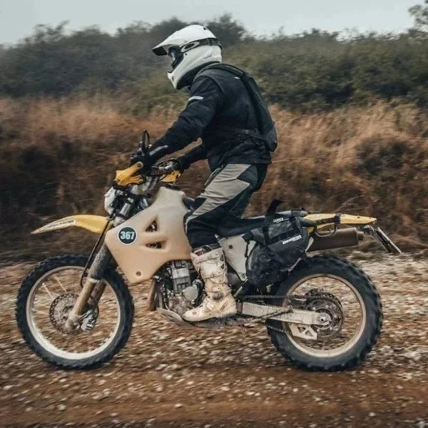 Mochila de hidratación impermeable Enduristan Hurricane Lyndon, compatible con los sidecares de la marca Ural Motorcycles