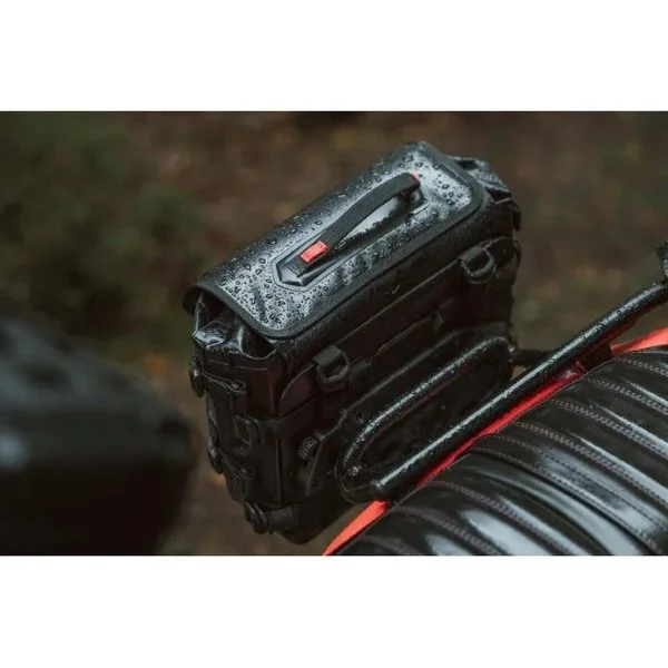 SysBag WP M avec platine d'adaptation gauche, accessoire pour side-car Ural via Moto Side Aventure (concessionnaire sidecar Ural)