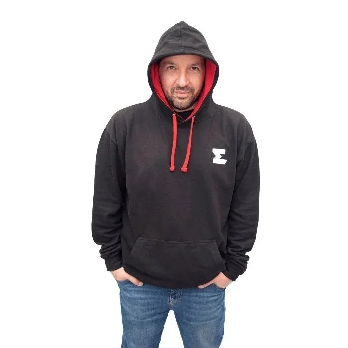 Sweat à capuche noir avec logo de la marque Enduristan sont des accessoires pour side-cars Ural proposées par Moto Side Aventure.