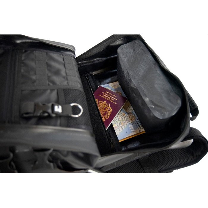 Sac à dos étanche Enduristan Hurricane 15 compatible avec les side-cars de marque Ural Motorcycles