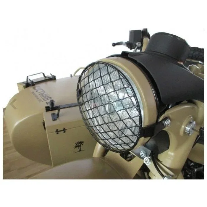 La protección del faro es un accesorio para sidecares Ural disponible a través de Moto Side Aventure (distribuidor de sidecares Ural)