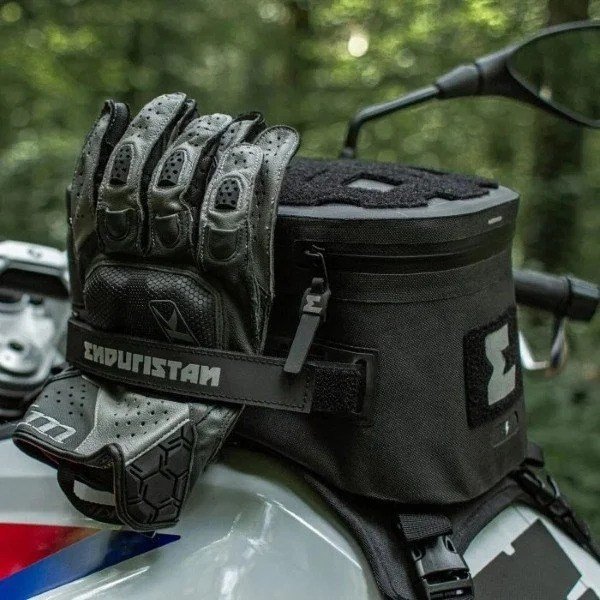 Asa de transporte para la bolsa Sandstorm 5 de la marca Enduristan, accesorio para sidecar Ural a través de Moto Side Aventure (distribuidor de sidecares Ural)