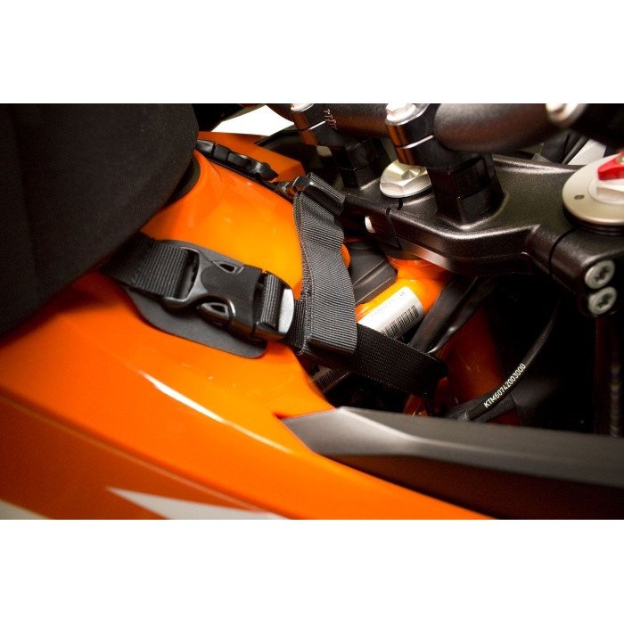 Harnais de fixation avant Enduristan pour sacouche de réservoir Sandstorm, accessoire side-car Ural via Moto Side Aventure (concessionnaire sidecar Ural)