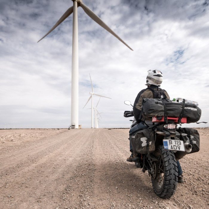 Sacoches Moonsoon 3 de la marque Enduristan pour le garde-boue compatible avec les side-cars de marque Ural Motorcycles