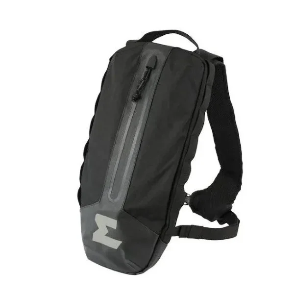 Mochila impermeable Enduristan Hurricane 7 compatible con los sidecares de la marca Ural Motorcycles