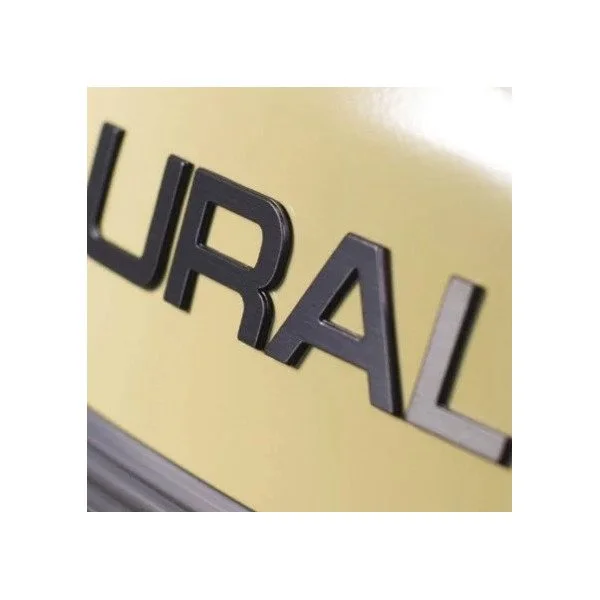 Pack d'accessoire Sahara pour side car de  marque Ural Mortorcycle. Tous les accessoires nécessaire à la protection et au confort du side-car Ural sont dans le pack Ural Sahara