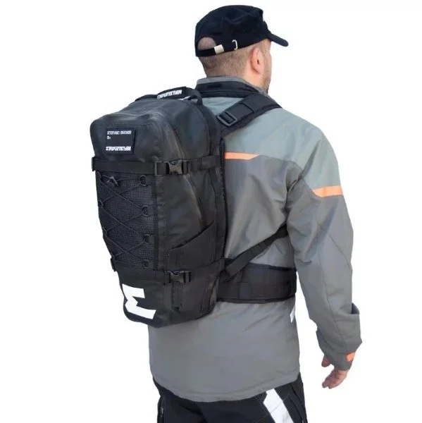 Sac à dos étanche Enduristan Hurricane 25 compatible avec les side-cars de marque Ural Motorcycles
