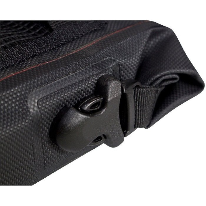 Petite sacoche de la marque Enduristan pour le garde-boue compatible avec les side-cars de marque Ural Motorcycles