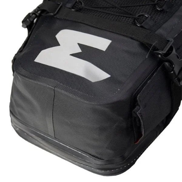 Mochila impermeable Enduristan Hurricane 25 compatible con los sidecares de la marca Ural Motorcycles