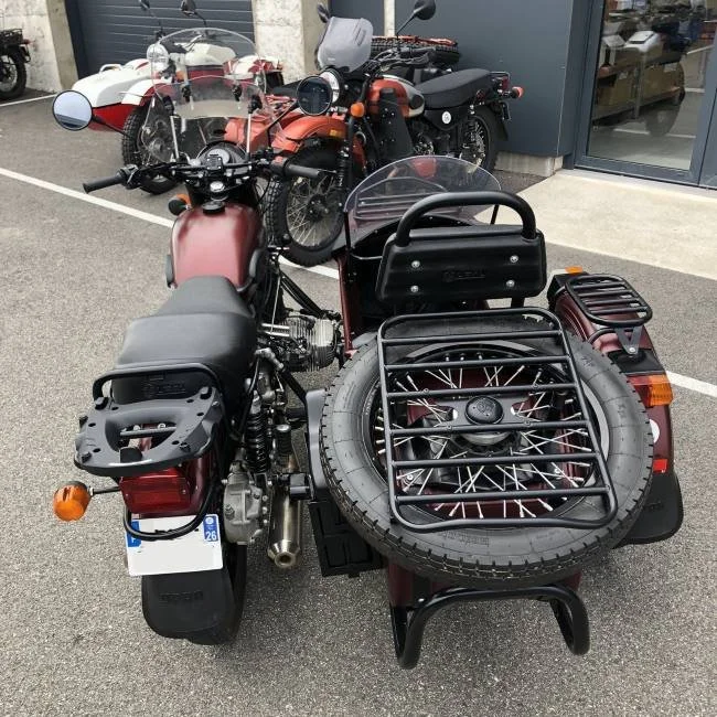 Le side-car Ural Tourist 2019 est un side-car Ural avec un moteur à injection EFI et disponible dans notre dépot/vente de Valence