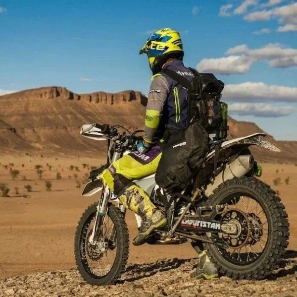 Mochila impermeable Enduristan Hurricane 15 compatible con los sidecares de la marca Ural Motorcycles