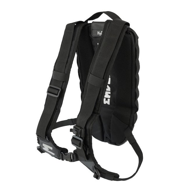 Sac à dos étanche Enduristan Hurricane 7 compatible avec les side-cars de marque Ural Motorcycles