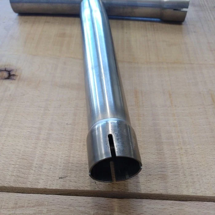 Tubes d'échappements "OFF ROAD", accessoire pour side-car Ural via Moto Side Aventure (concessionnaire side-car Ural)