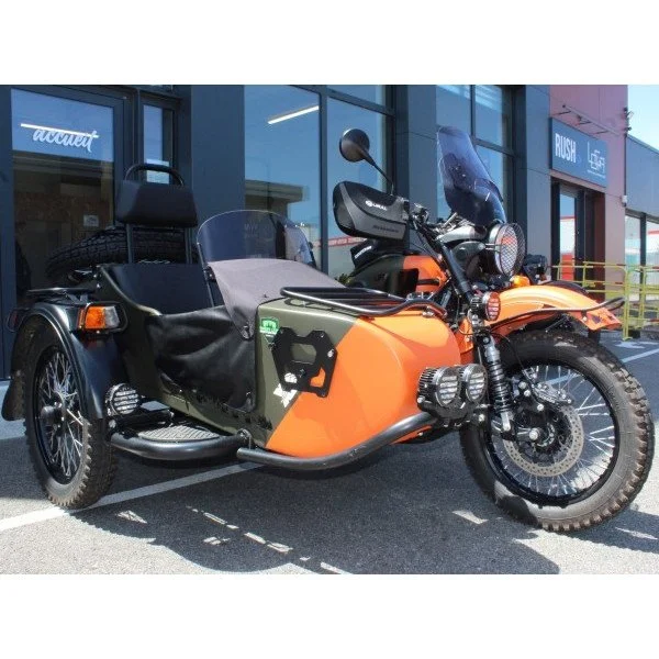 Le side-car Ural Expedition de 2024 est un side-car d'occasion de collection n'existant qu'en 20 modèle et disponible dans notre dépot/vente de Valence